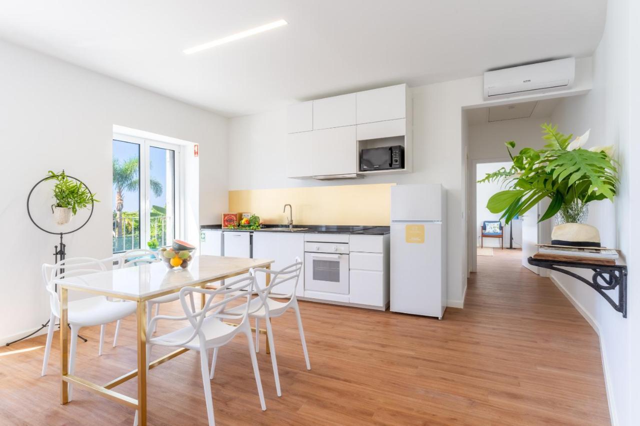Casa Amarela Apartments - By Casas Na Ilha Camara de Lobos Ngoại thất bức ảnh