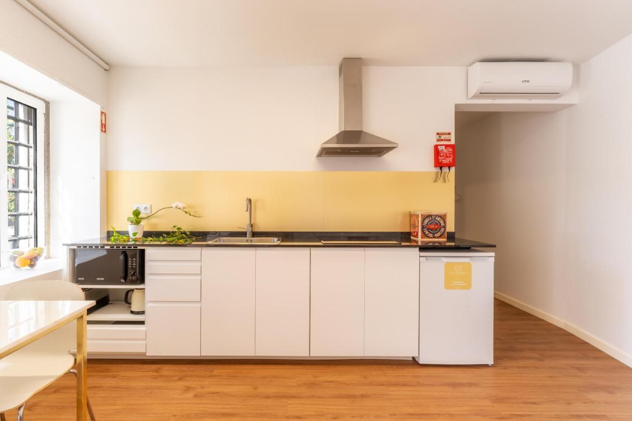 Casa Amarela Apartments - By Casas Na Ilha Camara de Lobos Ngoại thất bức ảnh